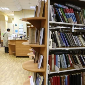 Десятки жителей Лефортова приносят пластиковые крышки в библиотеку на Красноказарменной 